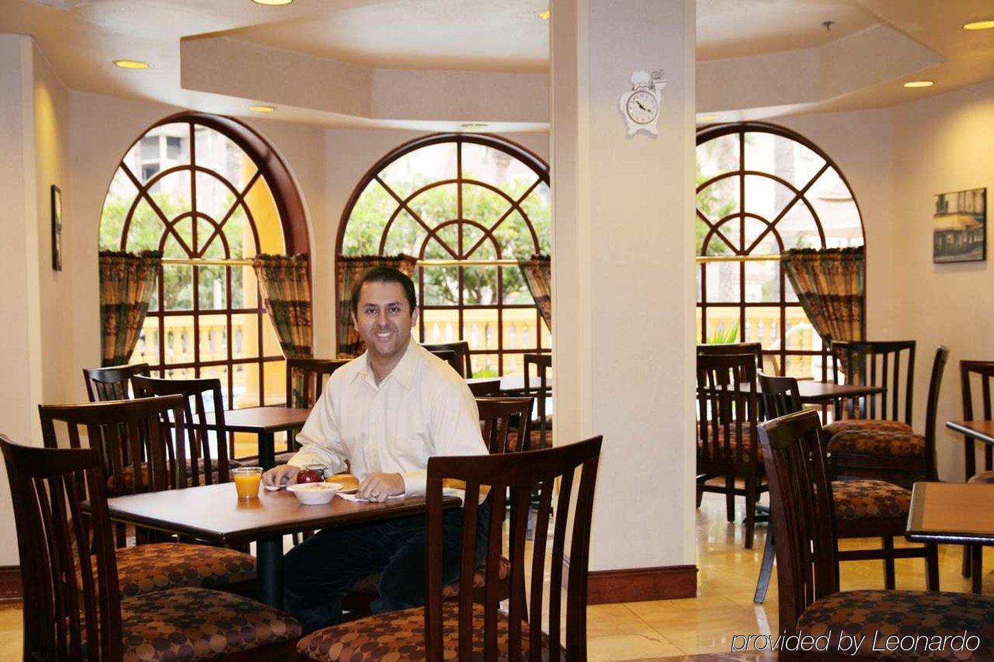 Hampton Inn & Suites Santa Ana/Orange County Airport Restaurante foto