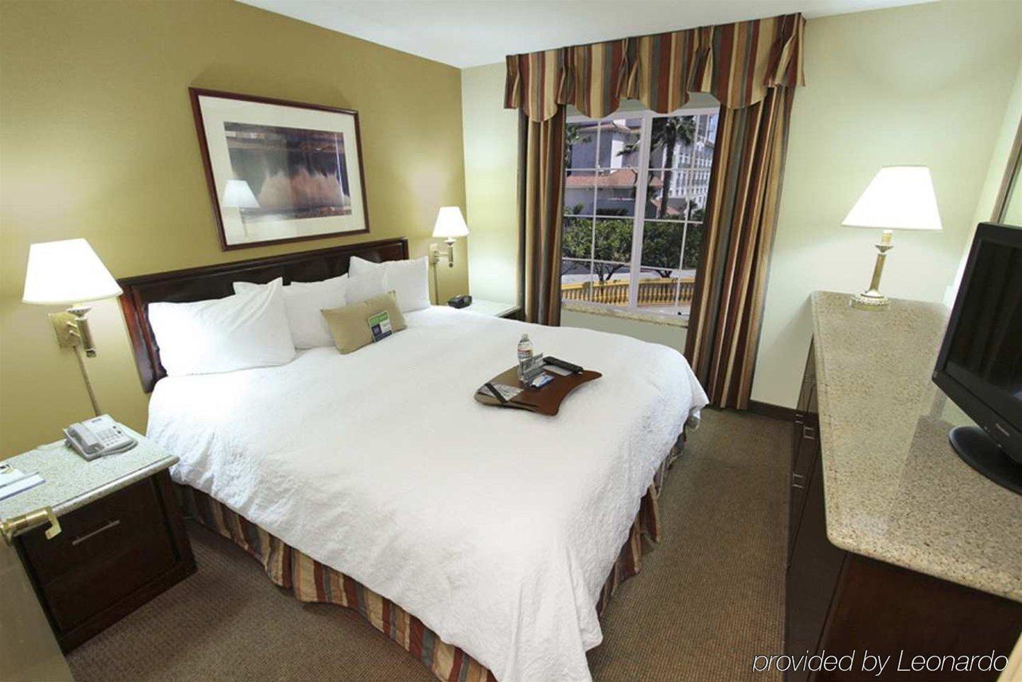Hampton Inn & Suites Santa Ana/Orange County Airport Exterior foto